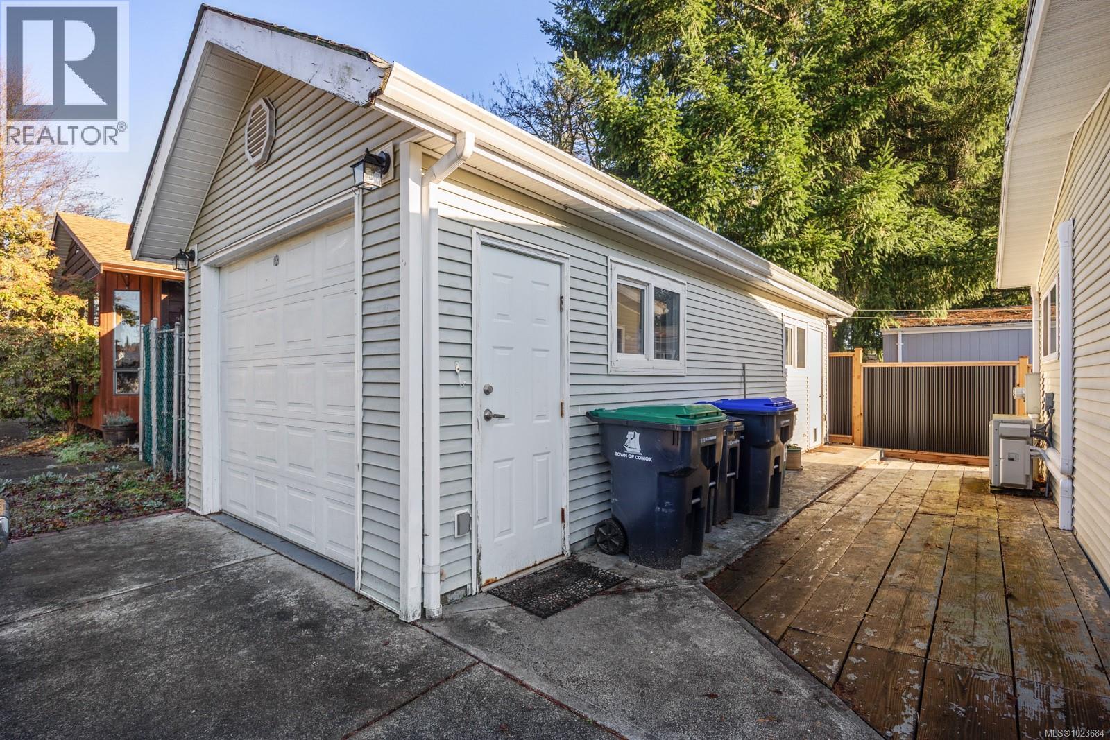 2153 Stadacona Dr, Comox, British Columbia  V9M 3P9 - Photo 30 - 1023684