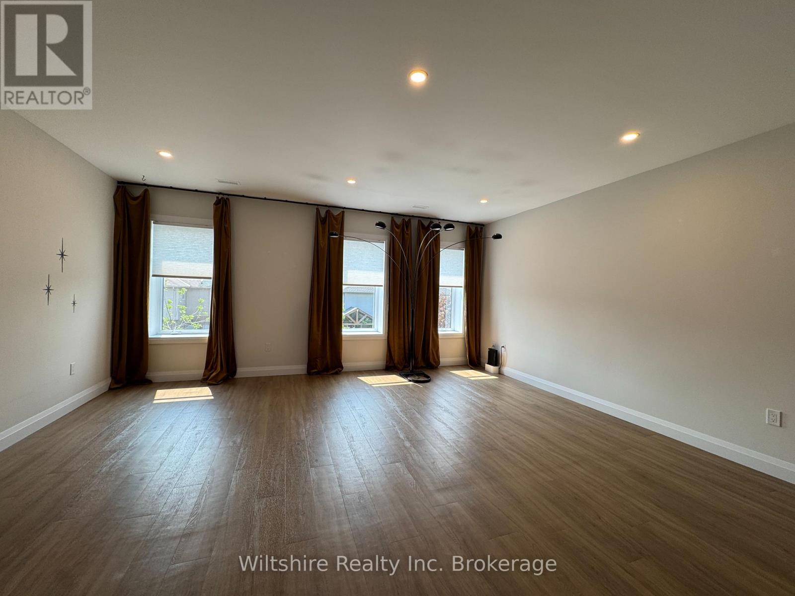 1105 - 361 Quarter Town Line, Tillsonburg, Ontario  N4G 0K2 - Photo 3 - X12709848