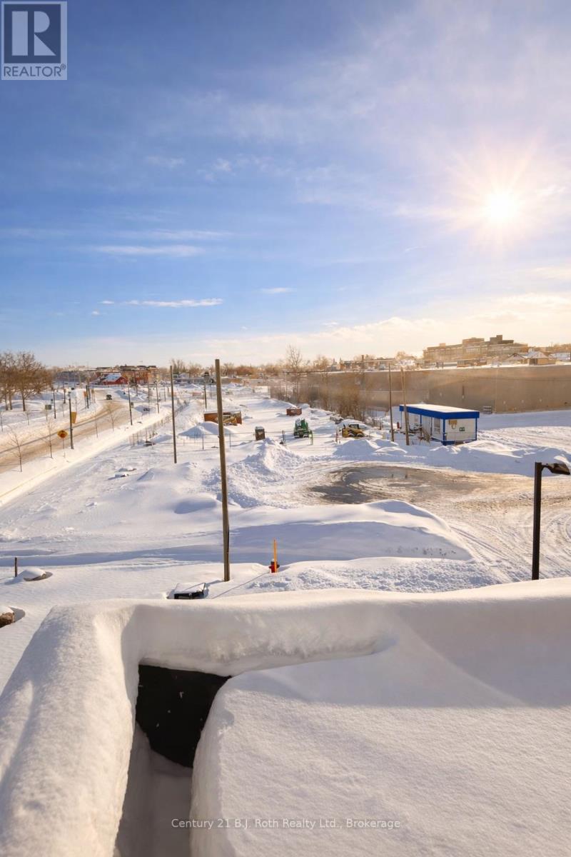 81 Lightfoot Drive, Orillia, Ontario  L3V 7L8 - Photo 10 - S12715704