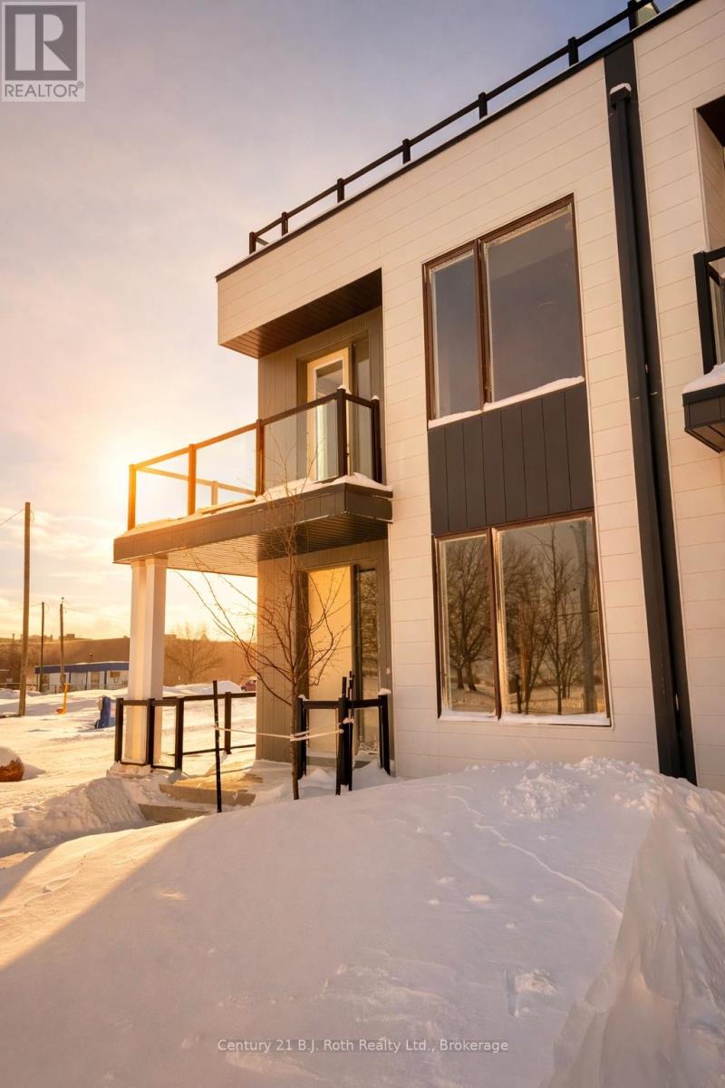 81 Lightfoot Drive, Orillia, Ontario  L3V 7L8 - Photo 2 - S12715704