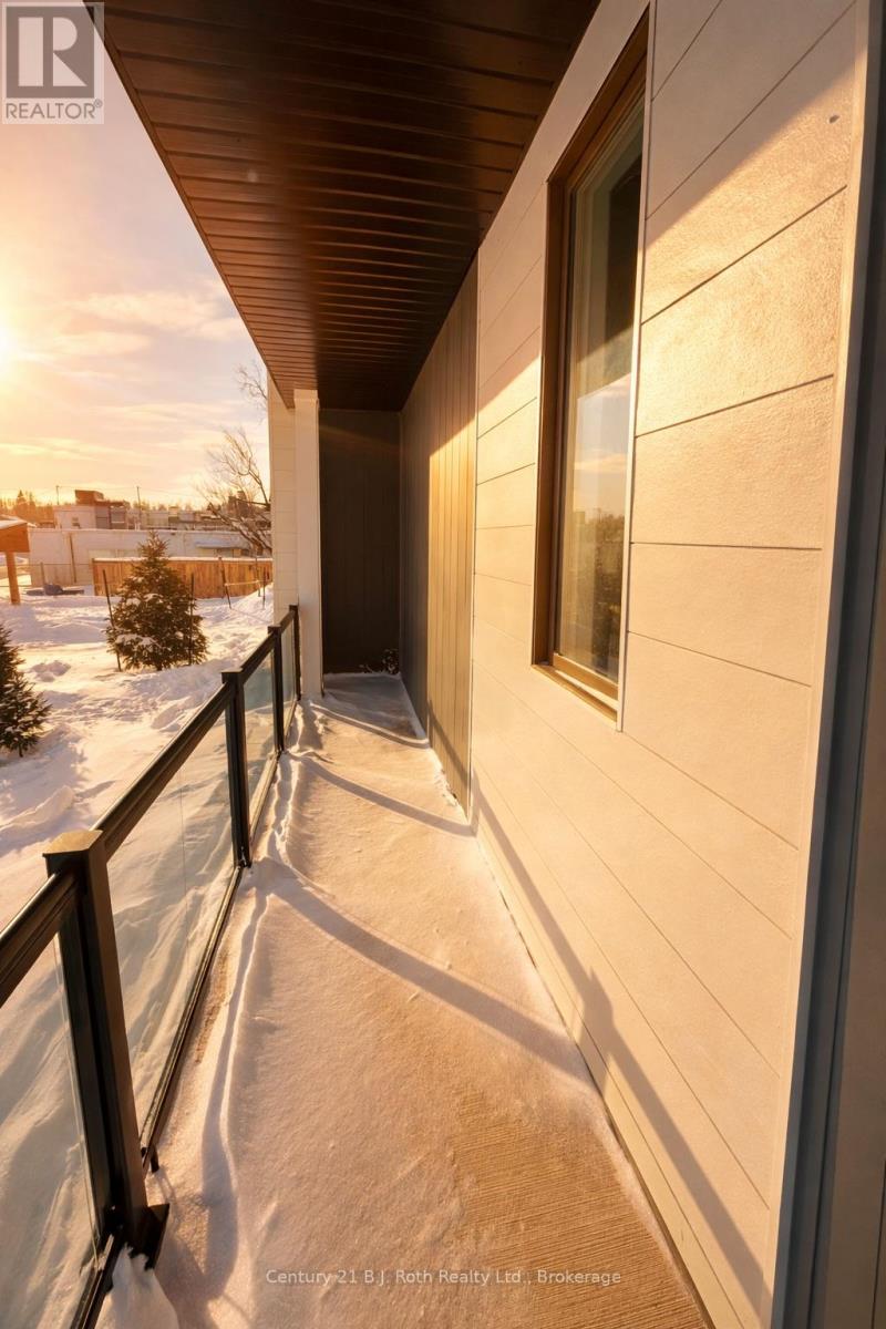 81 Lightfoot Drive, Orillia, Ontario  L3V 7L8 - Photo 3 - S12715704