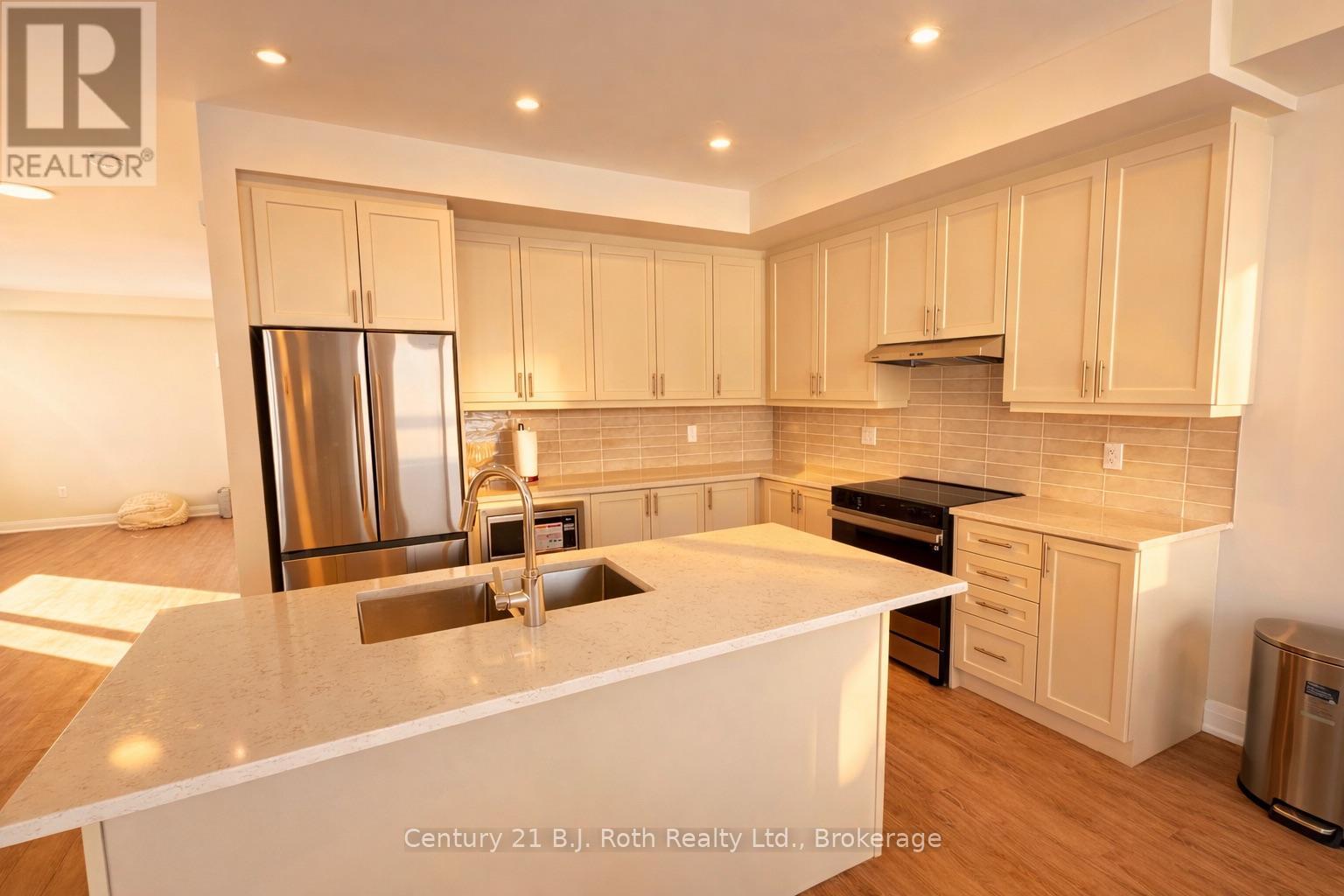 81 Lightfoot Drive, Orillia, Ontario  L3V 7L8 - Photo 4 - S12715704