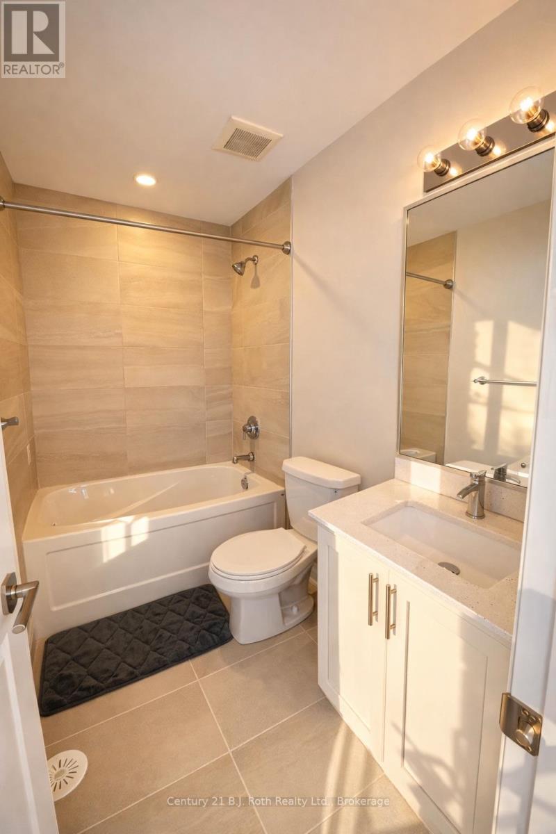 81 Lightfoot Drive, Orillia, Ontario  L3V 7L8 - Photo 6 - S12715704