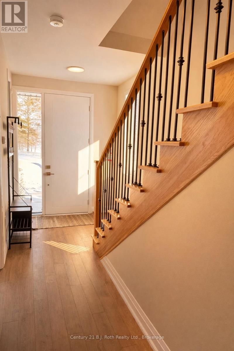 81 Lightfoot Drive, Orillia, Ontario  L3V 7L8 - Photo 7 - S12715704