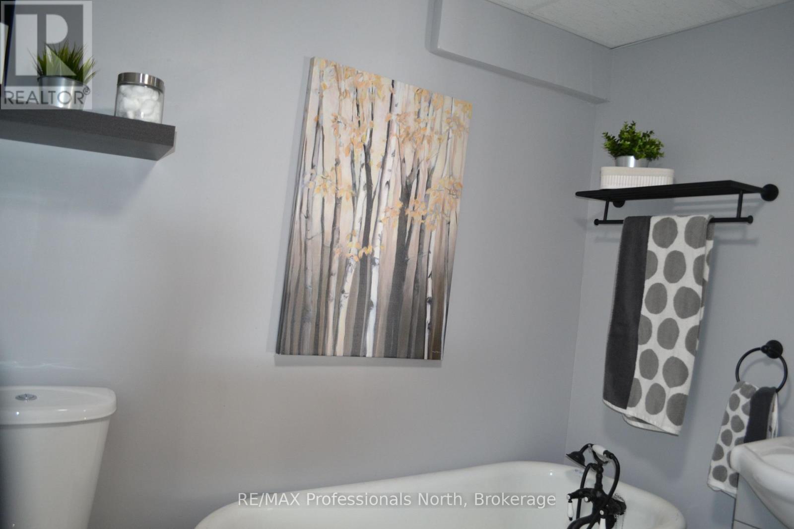 204 Mineral Springs Road, Huntsville, Ontario  P1H 2N5 - Photo 11 - X12715692