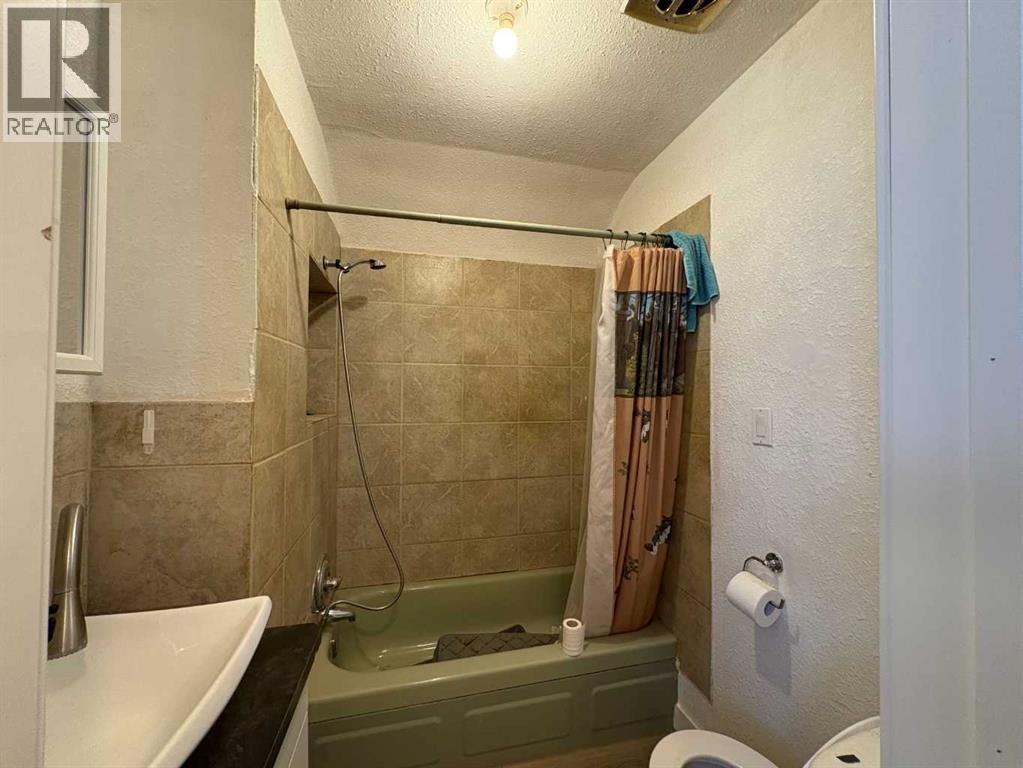 316 Broadway Street N, Raymond, Alberta  T0K 2S0 - Photo 9 - A2273582