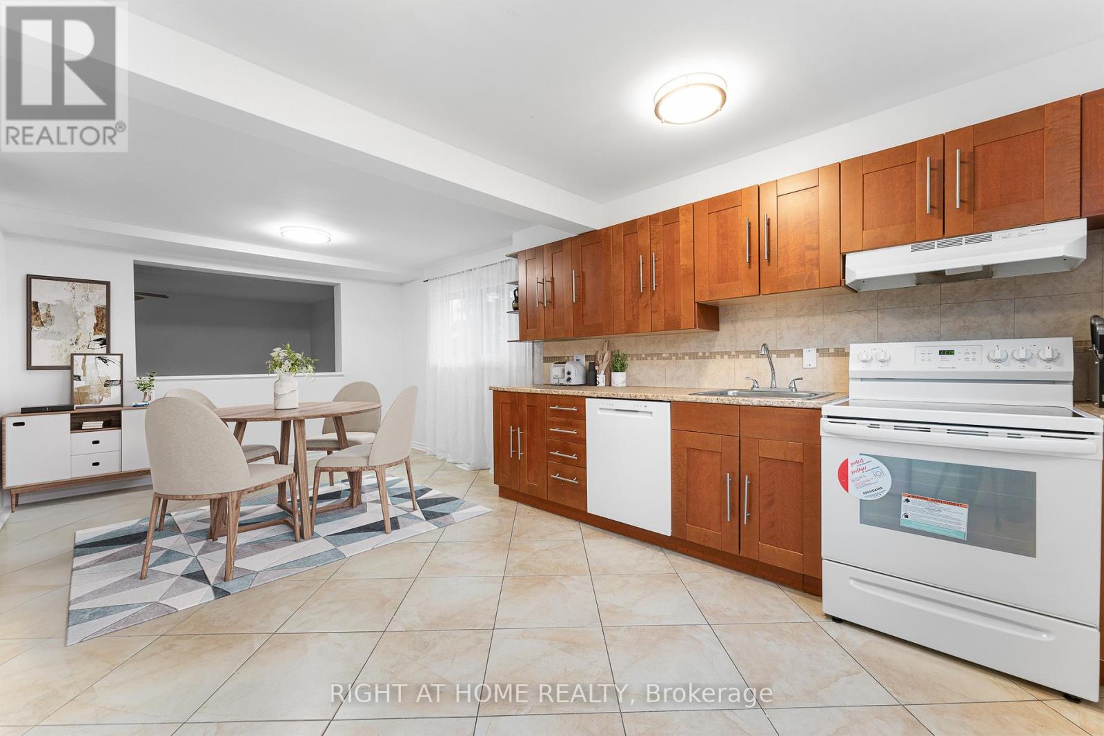 32 - 2296 Orient Park Drive, Ottawa, Ontario  K1B 4N6 - Photo 11 - X12715700