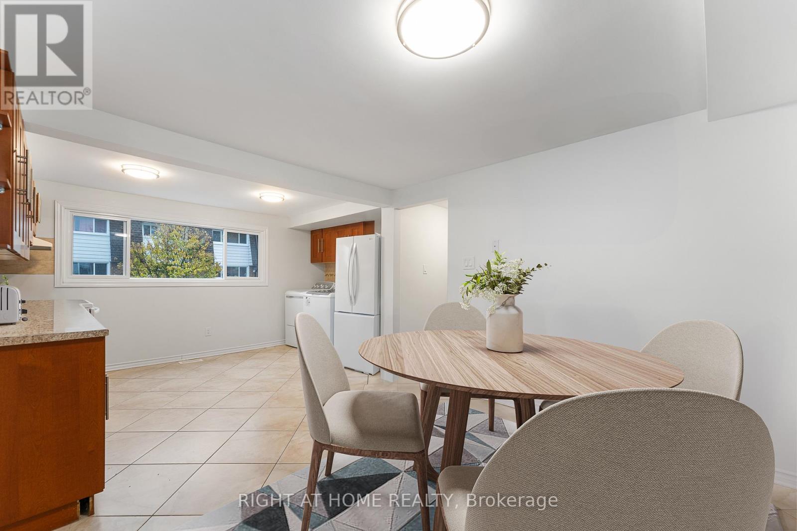 32 - 2296 Orient Park Drive, Ottawa, Ontario  K1B 4N6 - Photo 12 - X12715700