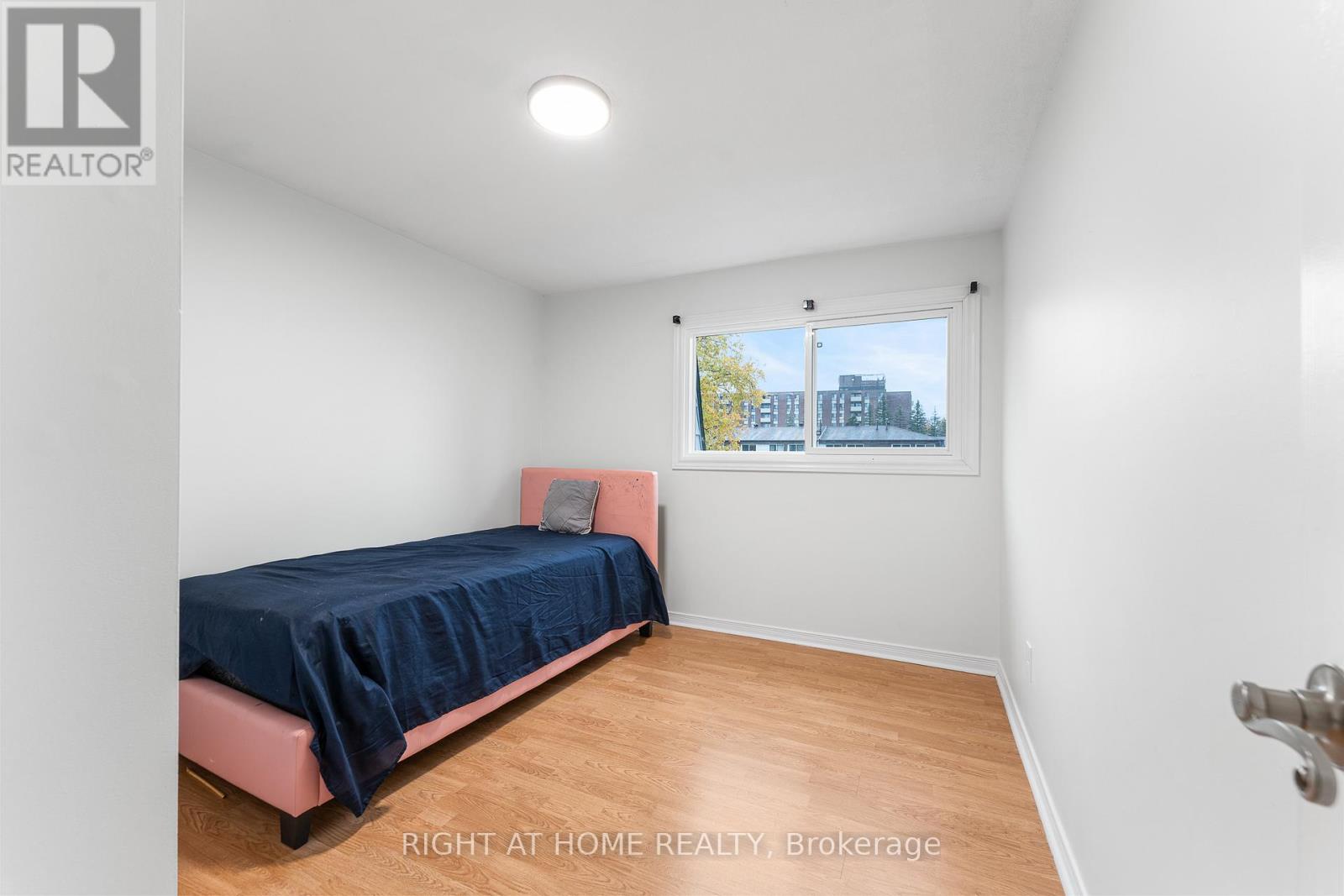 32 - 2296 Orient Park Drive, Ottawa, Ontario  K1B 4N6 - Photo 20 - X12715700