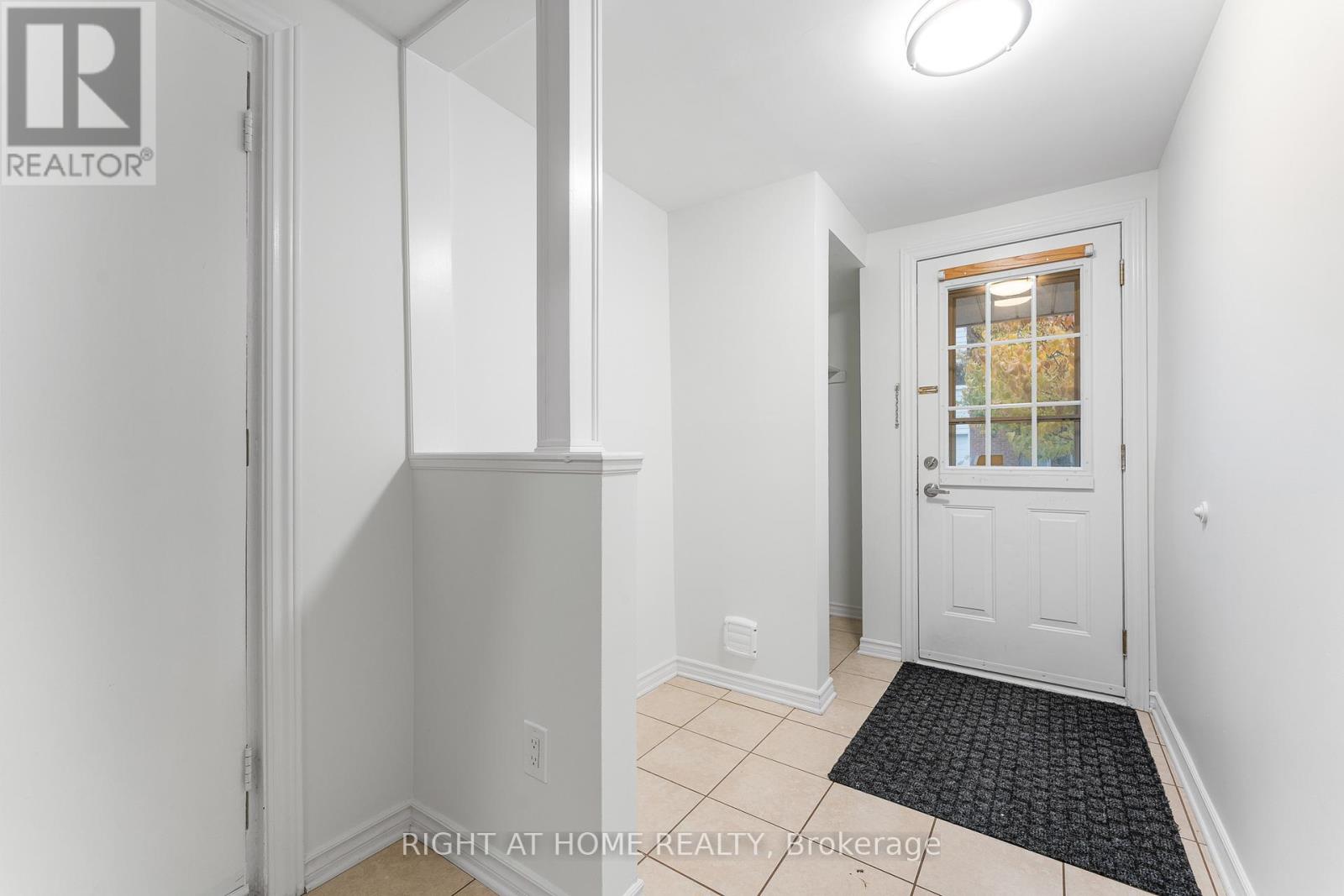 32 - 2296 Orient Park Drive, Ottawa, Ontario  K1B 4N6 - Photo 6 - X12715700