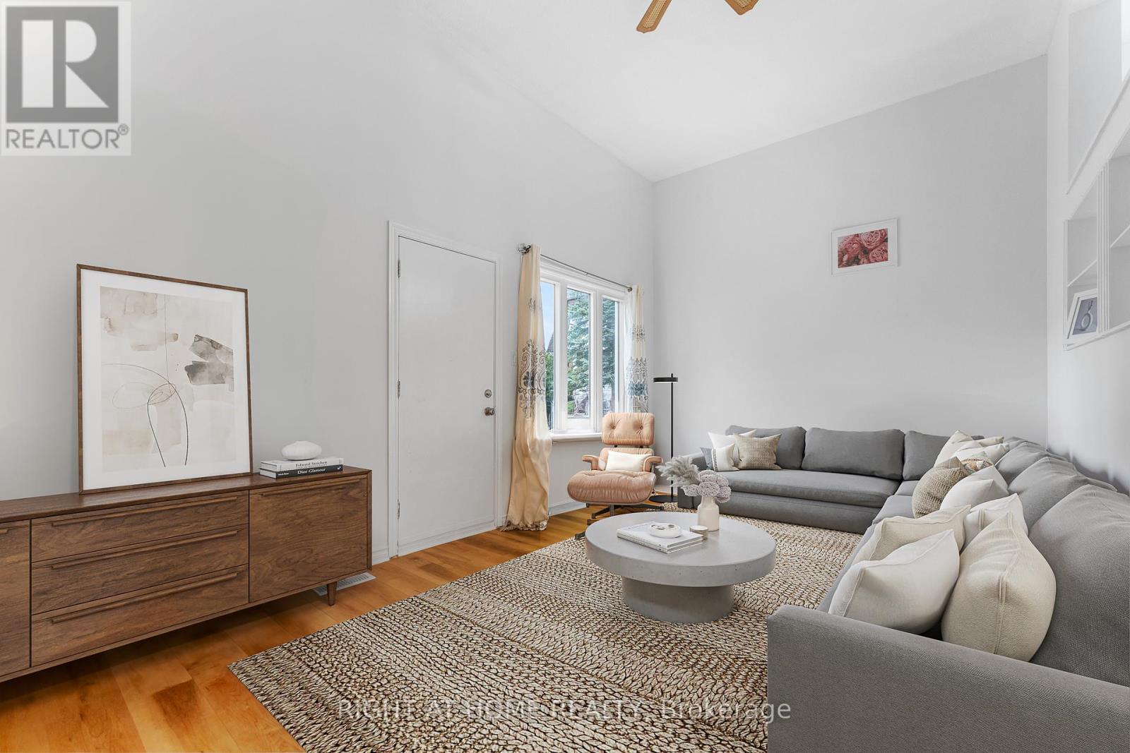 32 - 2296 Orient Park Drive, Ottawa, Ontario  K1B 4N6 - Photo 8 - X12715700