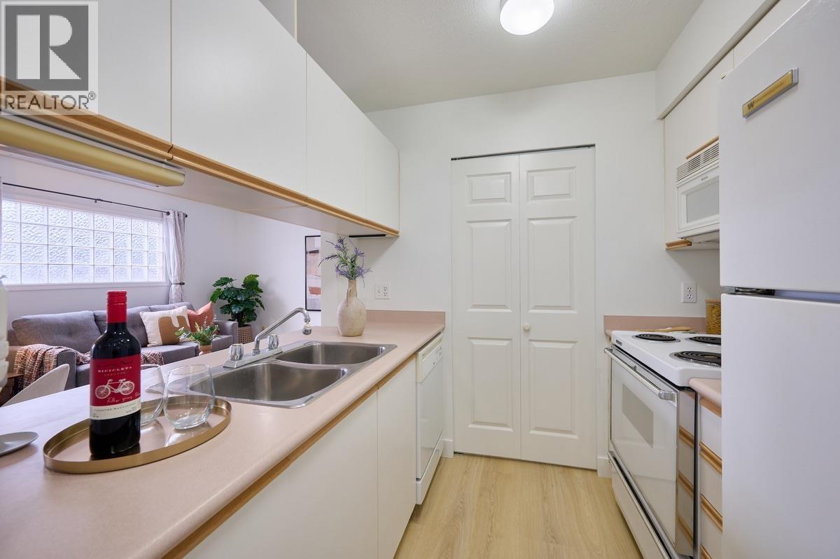 11 1328 W 73rd Avenue, Vancouver, British Columbia  V6P 3E7 - Photo 4 - R3081716