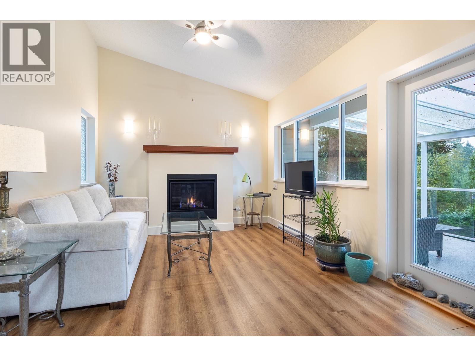 914 Gower Point Road, Gibsons, British Columbia  V0N 1V3 - Photo 7 - R3081721