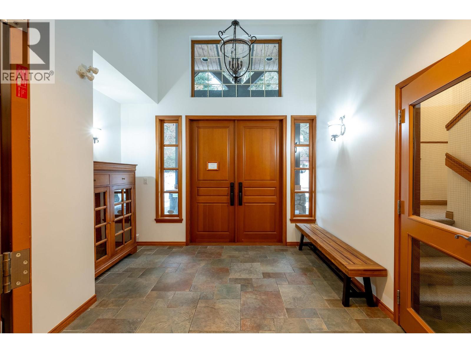 3012 Alpine Crescent, Whistler, British Columbia  V8E 0B8 - Photo 2 - C8075352