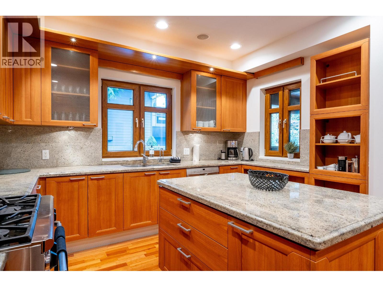 3012 Alpine Crescent, Whistler, British Columbia  V8E 0B8 - Photo 5 - C8075352