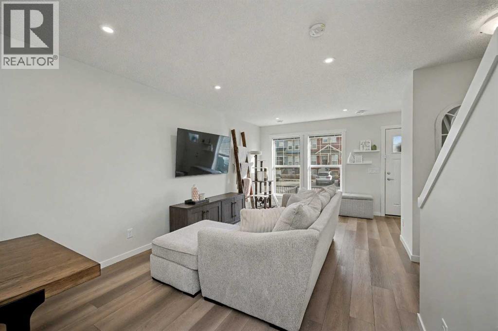 352 Cranbrook Square Se, Calgary, Alberta  T3M 3K8 - Photo 7 - A2270542