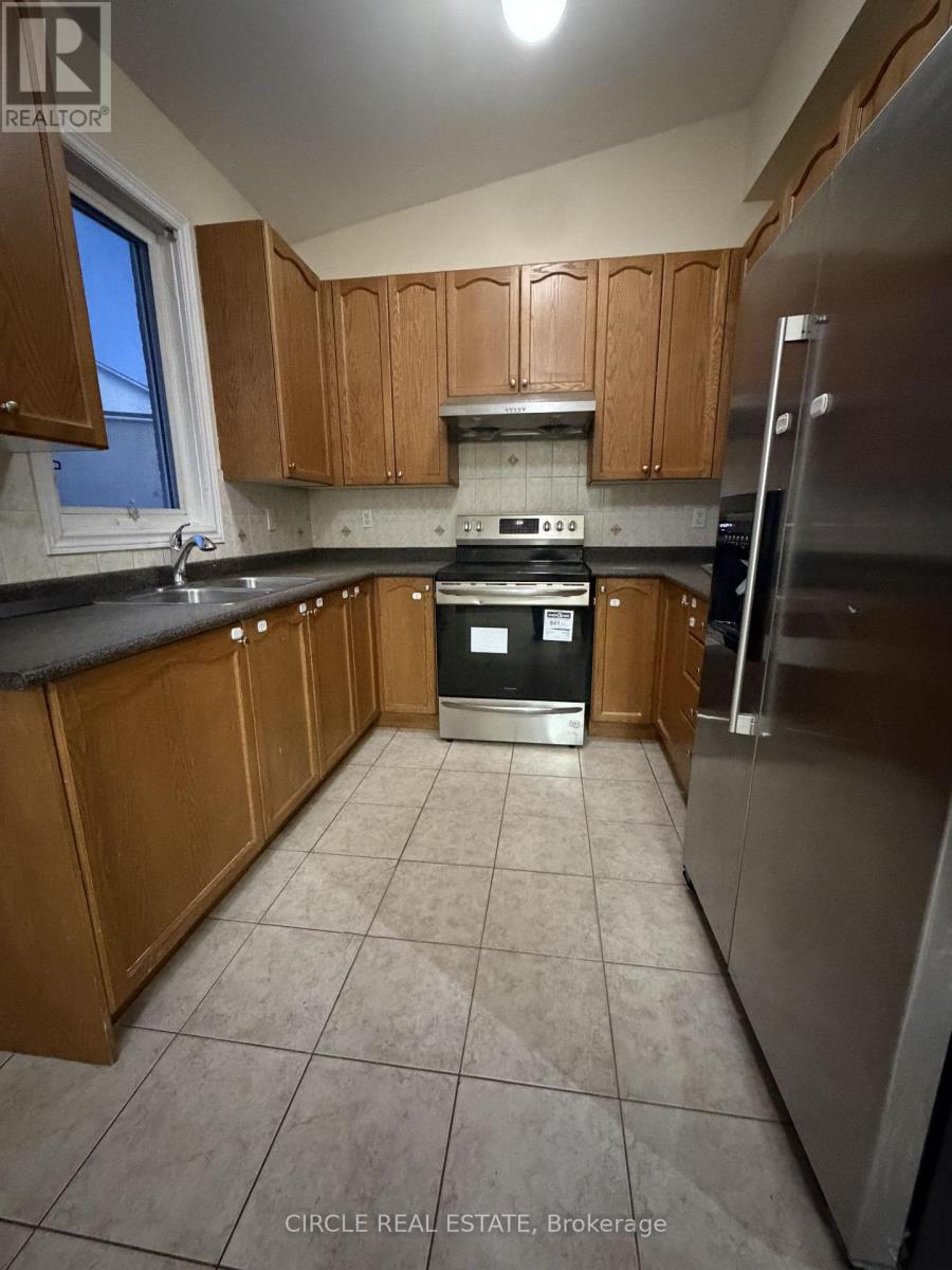 15 Tailfin Road, Brampton, Ontario  L6V 4T1 - Photo 13 - W12711872