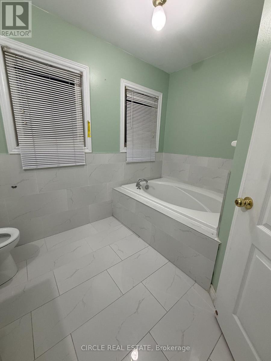 15 Tailfin Road, Brampton, Ontario  L6V 4T1 - Photo 22 - W12711872