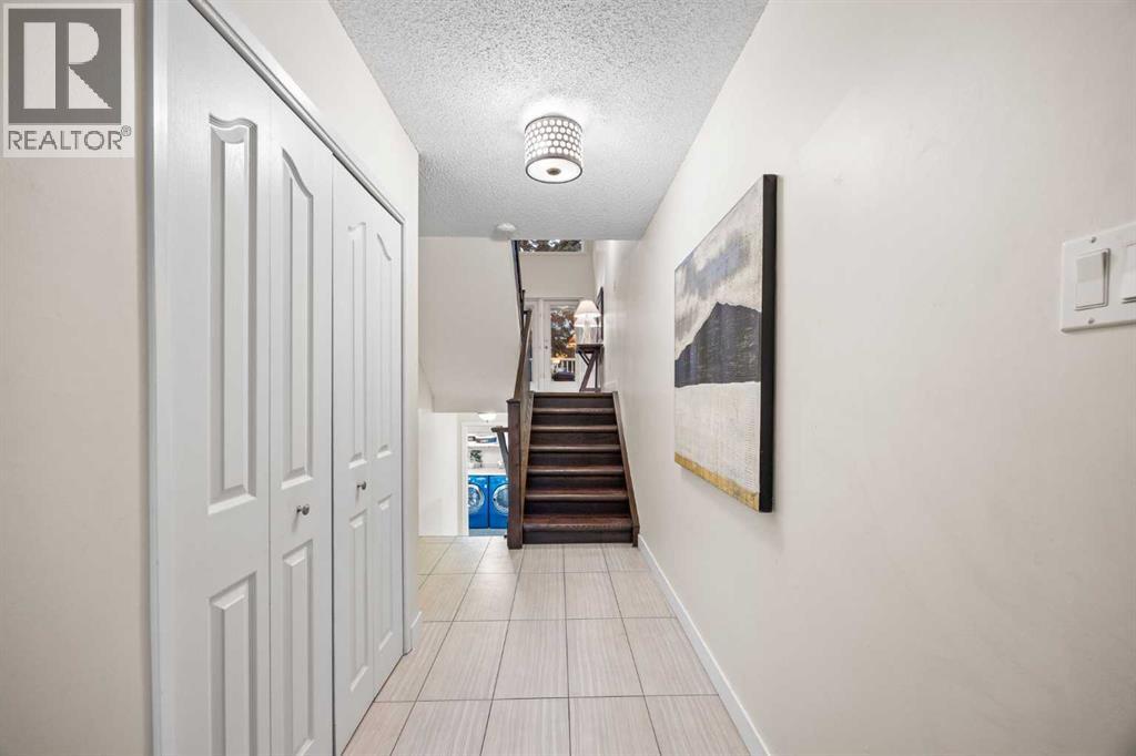 258 Point Mckay Terrace Nw, Calgary, Alberta  T3B 4V6 - Photo 6 - A2280113