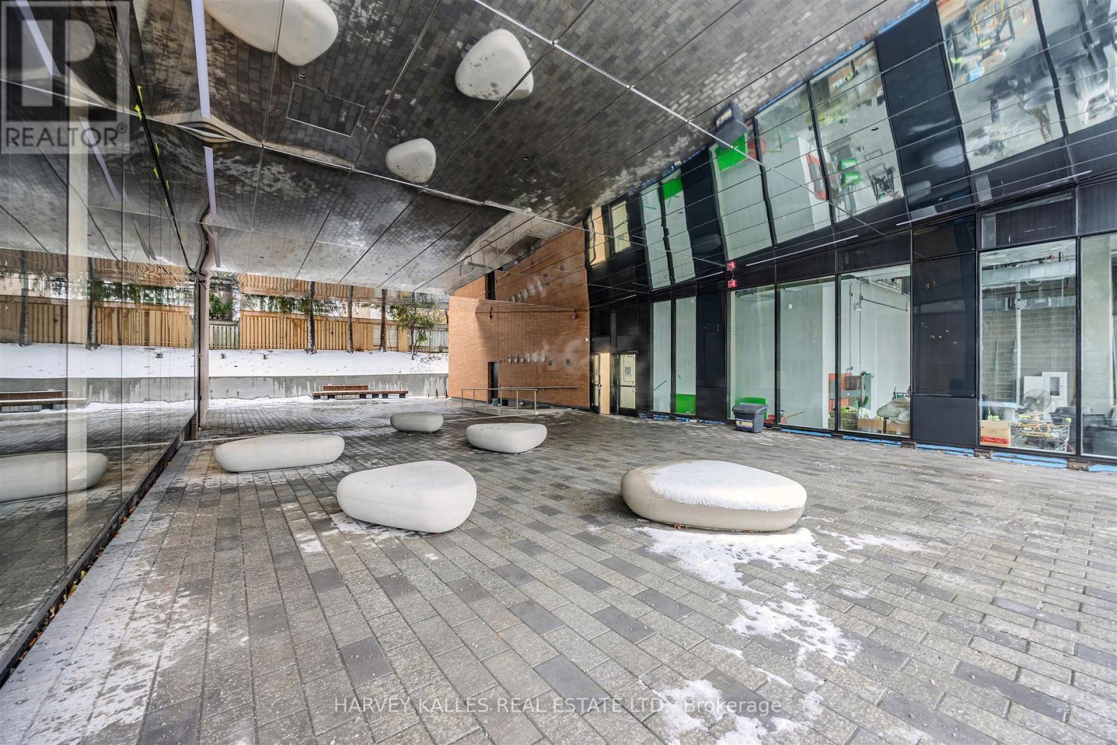 407 - 1720 Bayview Avenue, Toronto, Ontario  M4G 3C4 - Photo 2 - C12715708