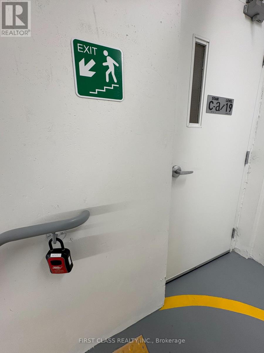 1917 - 230 Simcoe Street, Toronto, Ontario  M5T 0G7 - Photo 11 - C12715732