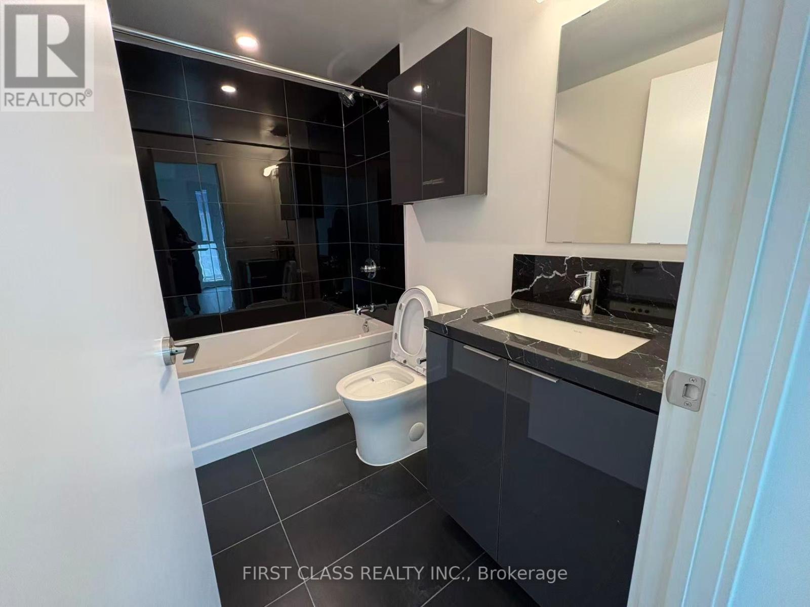 1917 - 230 Simcoe Street, Toronto, Ontario  M5T 0G7 - Photo 9 - C12715732