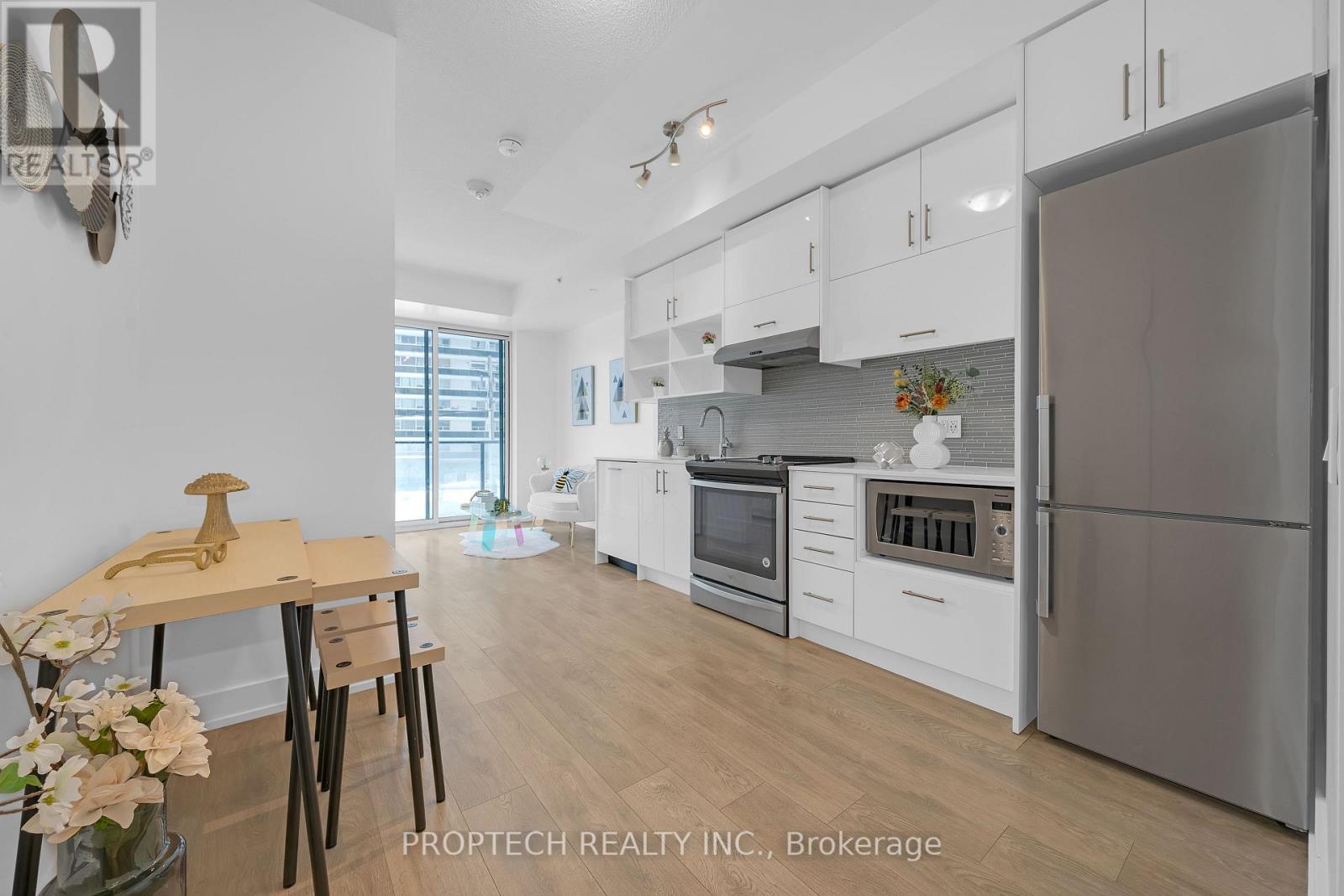 207 - 128 Fairview Mall Drive, Toronto, Ontario  M2J 0E8 - Photo 4 - C12715734