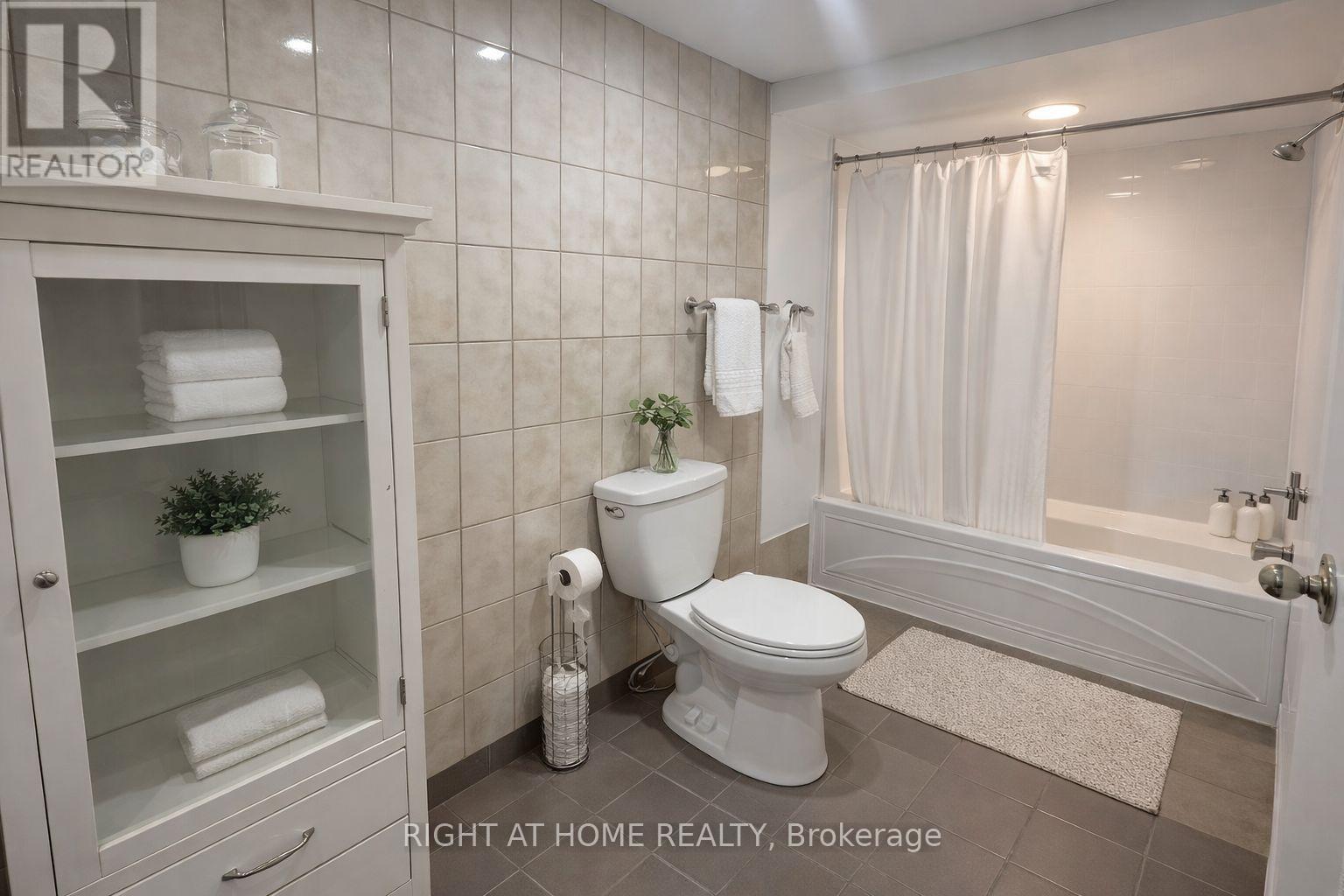 Lower - 720 Leaside Street, Pickering, Ontario  L1W 2X1 - Photo 4 - E12715742