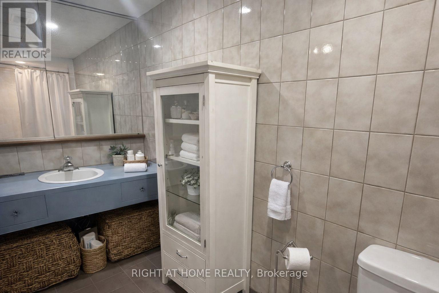 Lower - 720 Leaside Street, Pickering, Ontario  L1W 2X1 - Photo 5 - E12715742