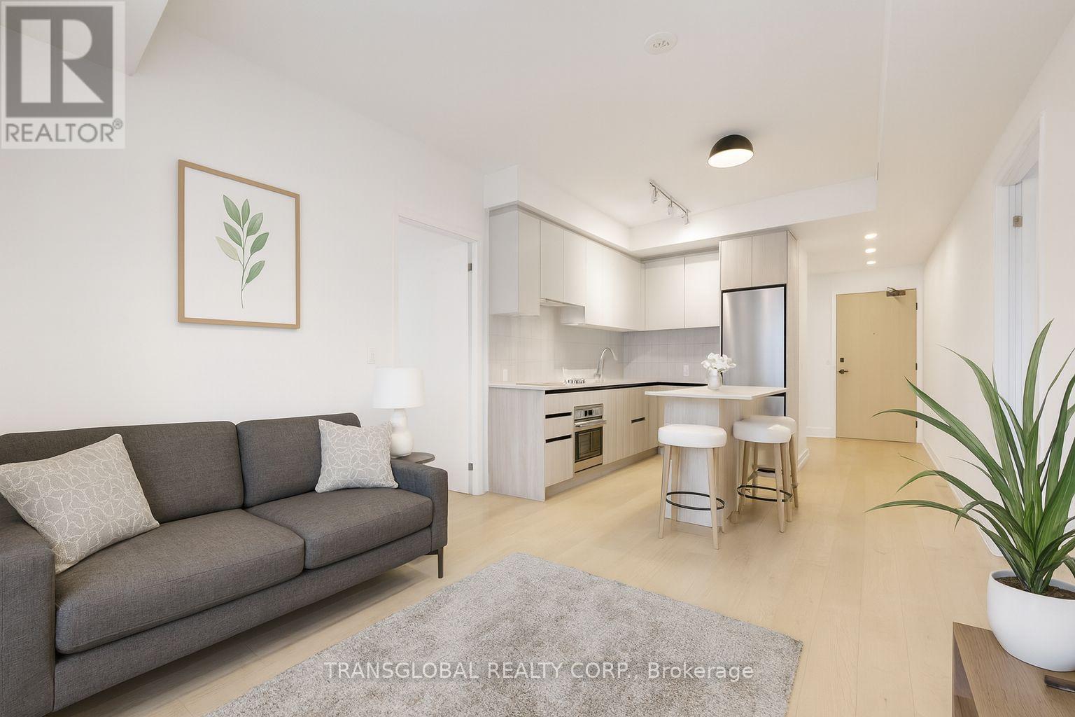 202 - 7950 BATHURST STREET, Vaughan, Ontario