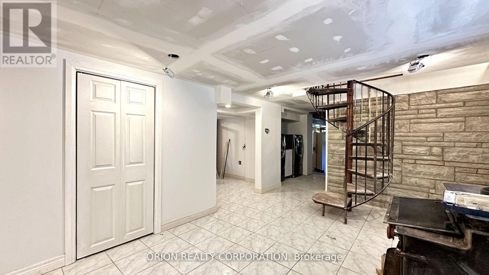 20 Holgate Street, Barrie, Ontario  L4N 2T5 - Photo 38 - S12715738