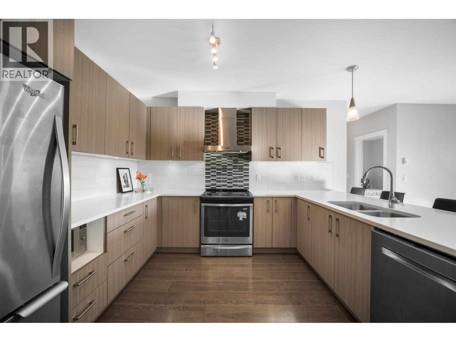 403 2460 Kelly Avenue, Port Coquitlam, British Columbia  V3C 0E3 - Photo 11 - R3081673