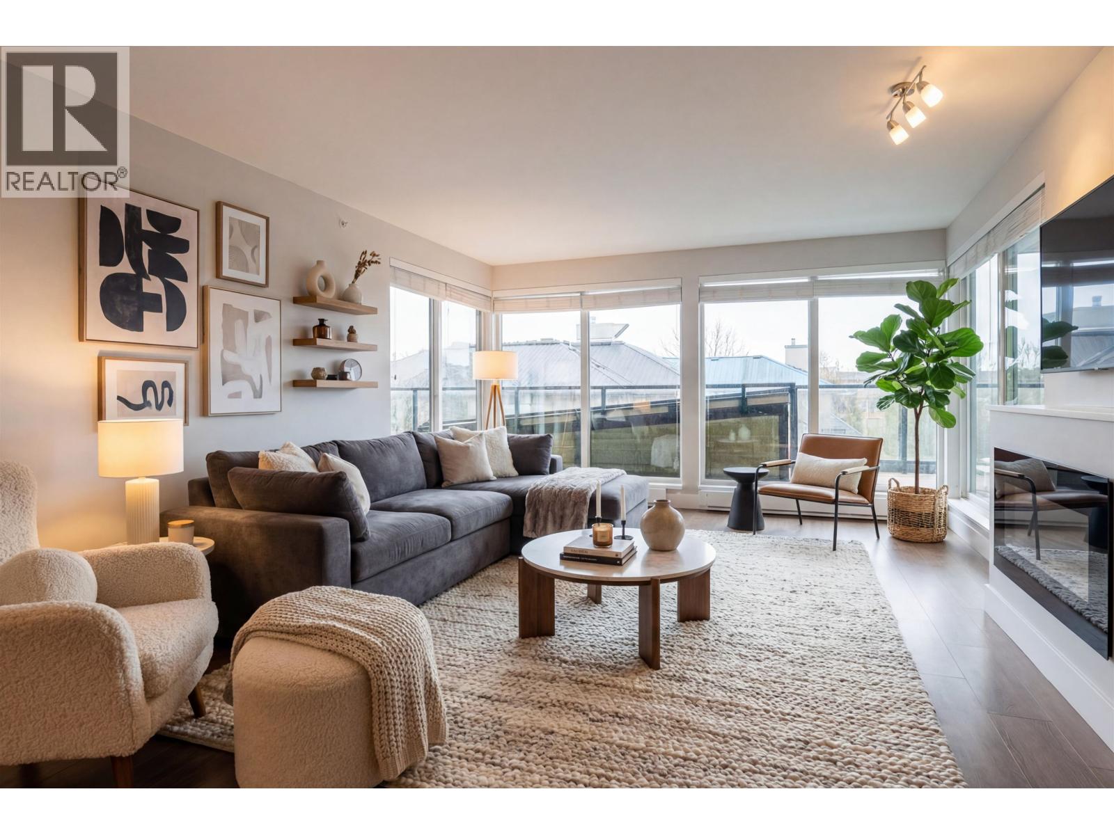 403 2460 Kelly Avenue, Port Coquitlam, British Columbia  V3C 0E3 - Photo 1 - R3081673