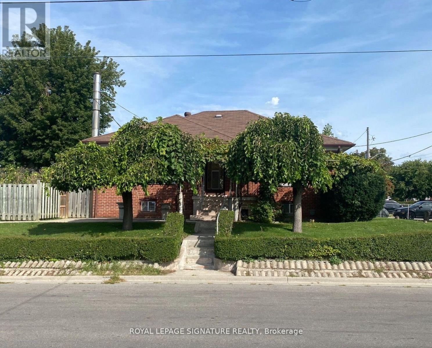 BSMT - 2 CLEVEDON STREET, Toronto, Ontario