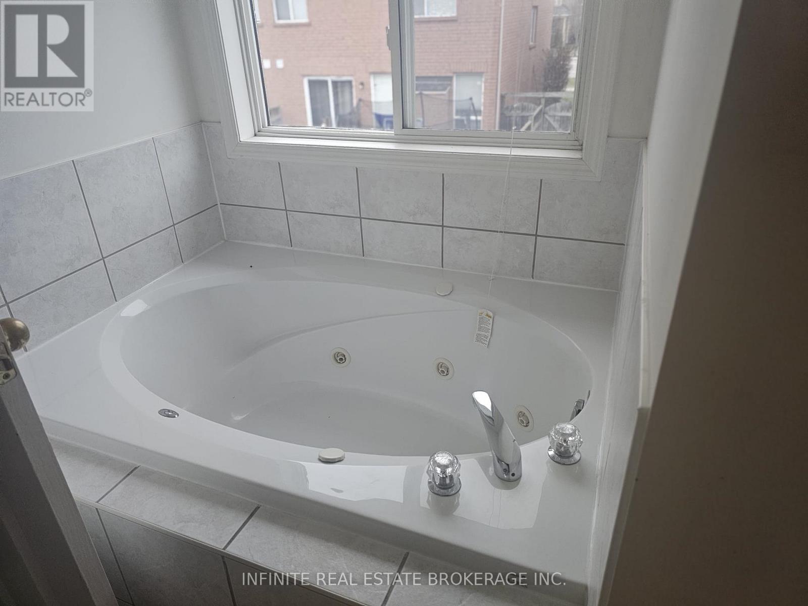 838 Gazley Circle, Milton, Ontario  L9T 6L6 - Photo 14 - W12689926