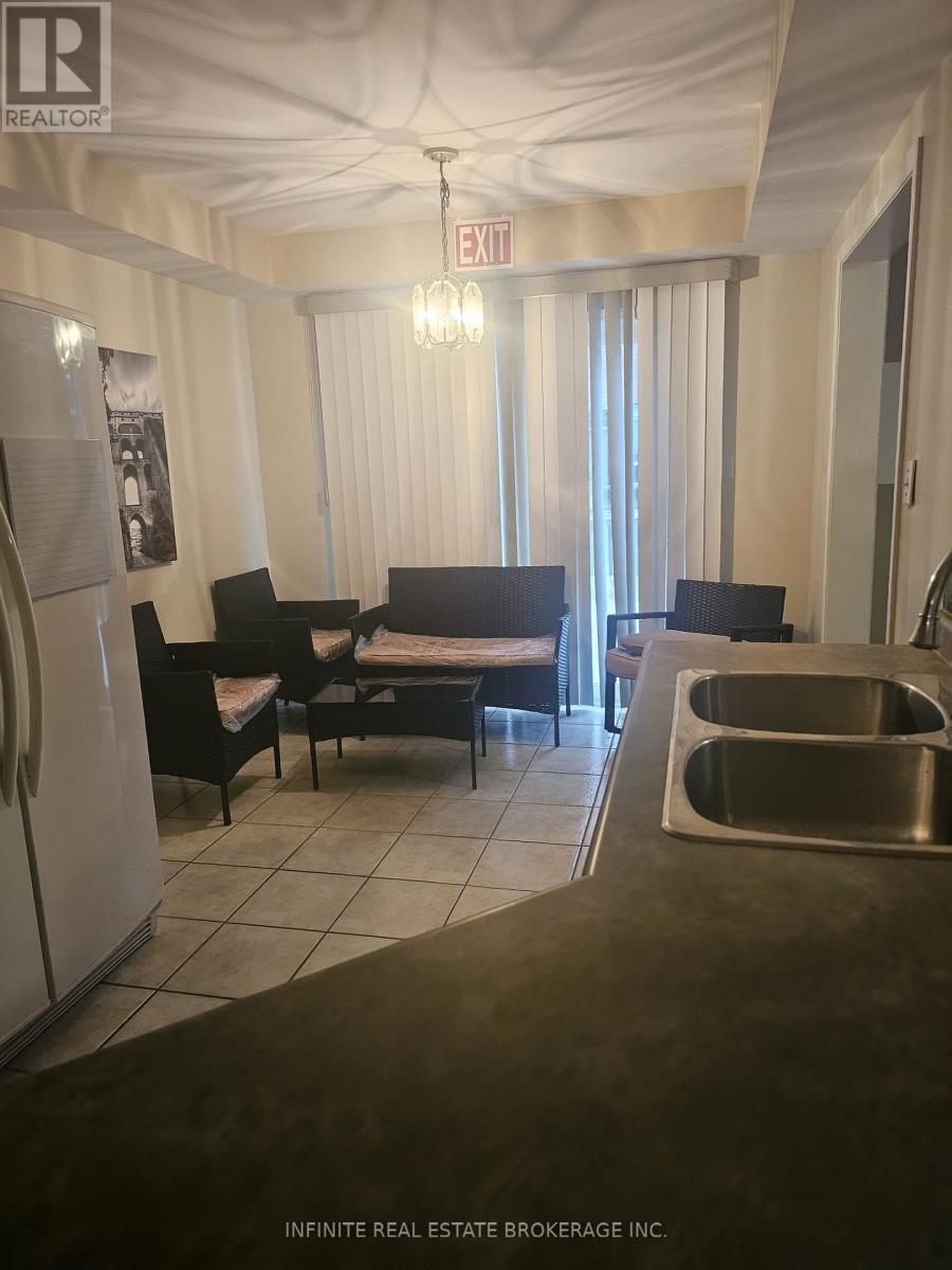 838 Gazley Circle, Milton, Ontario  L9T 6L6 - Photo 3 - W12689926