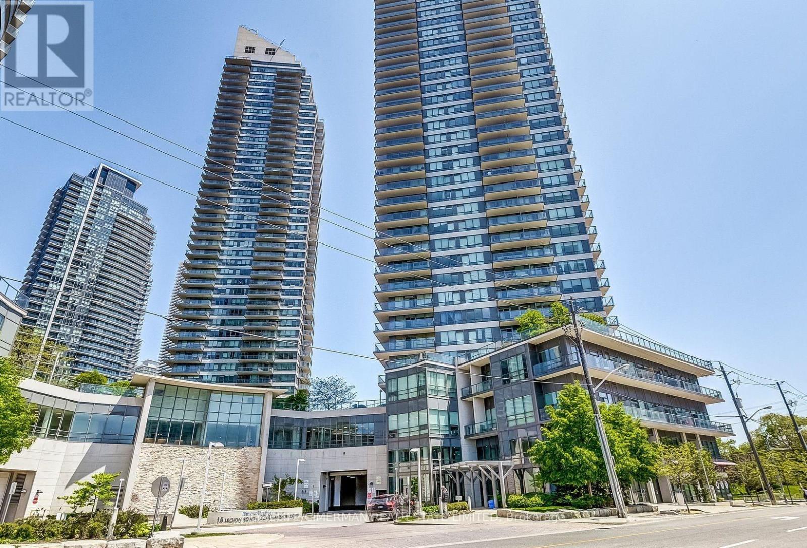 <div class="slider-price">$2,600 Monthly</div><p>1408 - 2240 Lakeshore Boulevard, Toronto, Ontario</p>