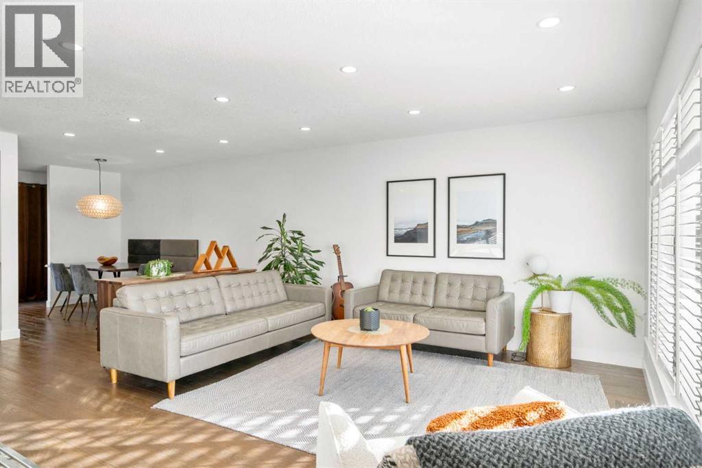 3332 Caribou Drive Nw, Calgary, Alberta  T2L 0S5 - Photo 3 - A2280108