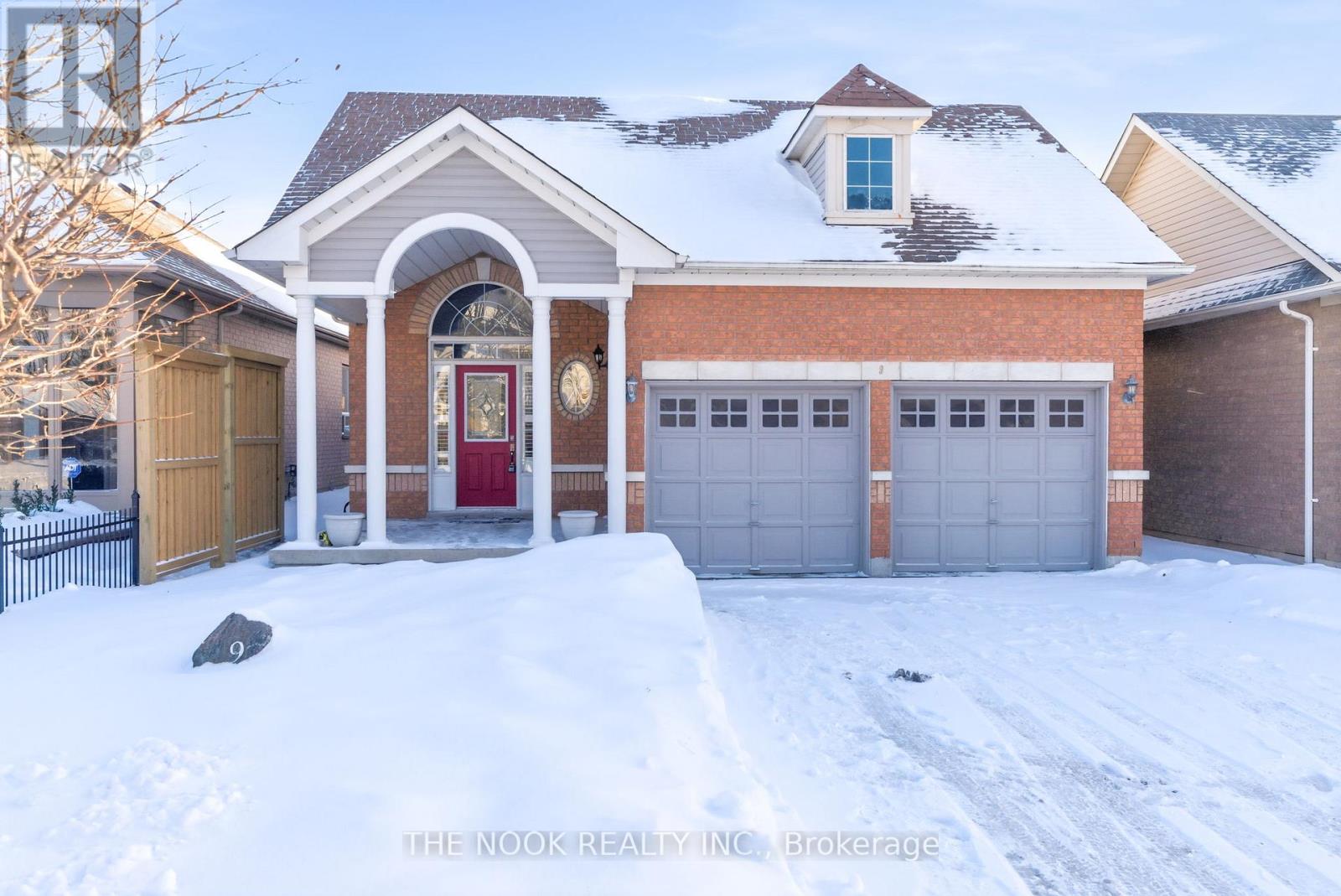 9 JAMES ROWE DRIVE, Whitby, Ontario