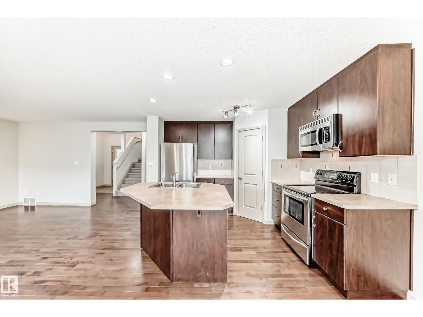 5930 165 Av Nw, Edmonton, Alberta  T5Y 0J1 - Photo 6 - E4470612