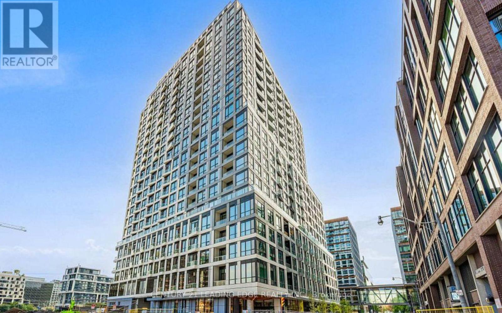 <div class="slider-price">$2,000 Monthly</div><p>614 - 15 Richardson Street, Toronto, Ontario</p>