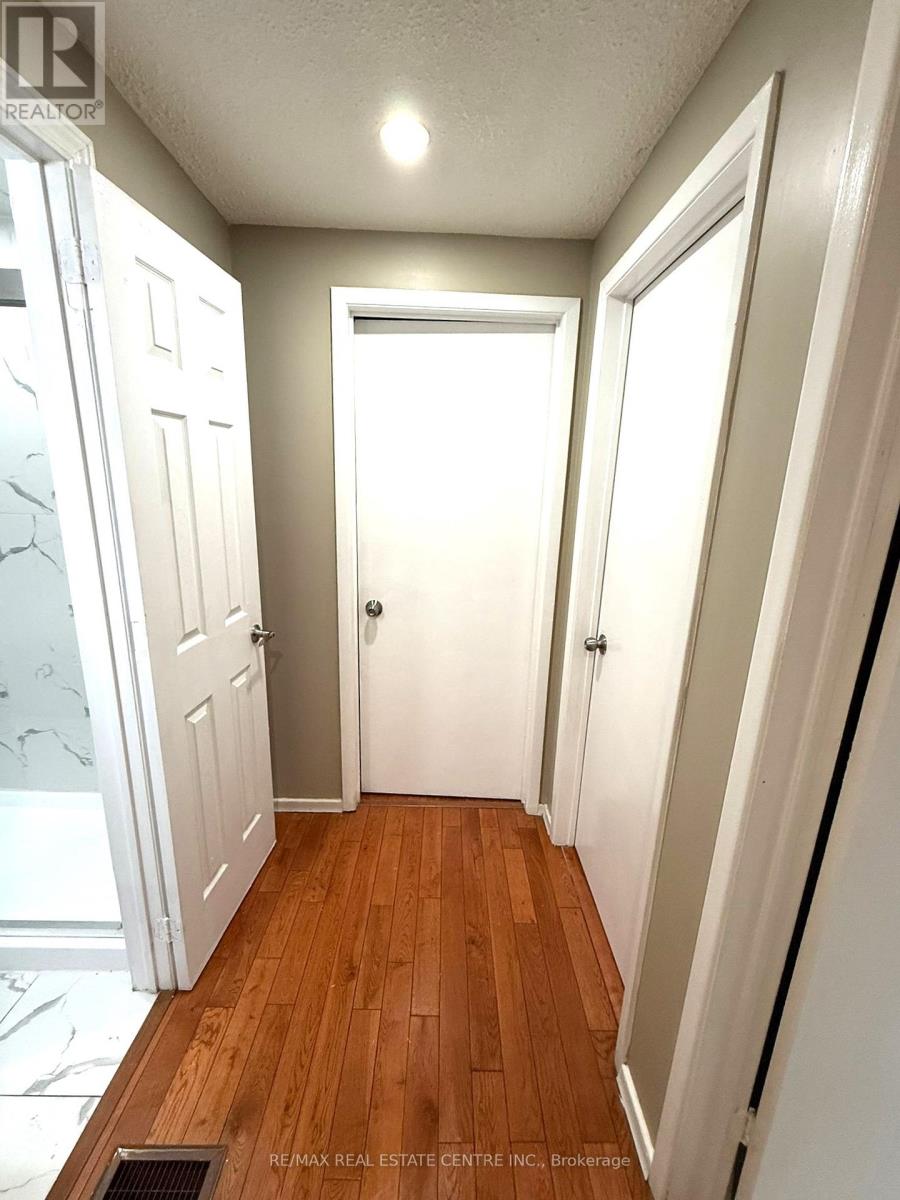 38 Abelard Avenue, Brampton, Ontario  L6Y 2K8 - Photo 10 - W12706724