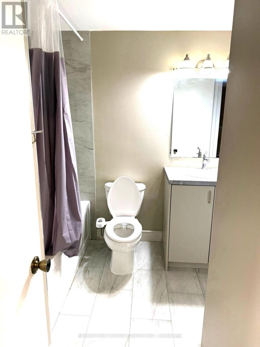 38 Abelard Avenue, Brampton, Ontario  L6Y 2K8 - Photo 7 - W12706724