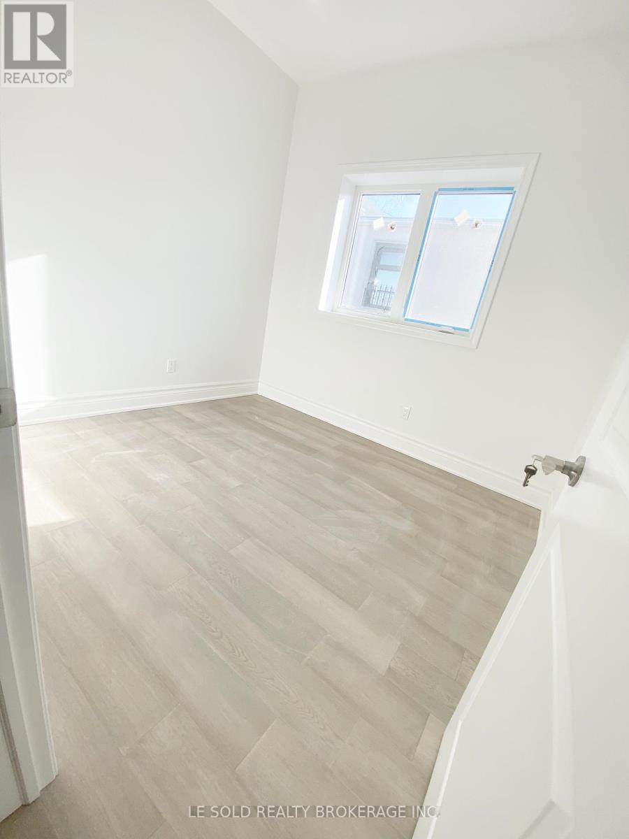 Room L201 - 81 Hallam Street, Toronto, Ontario  M6H 1W7 - Photo 9 - W12715774