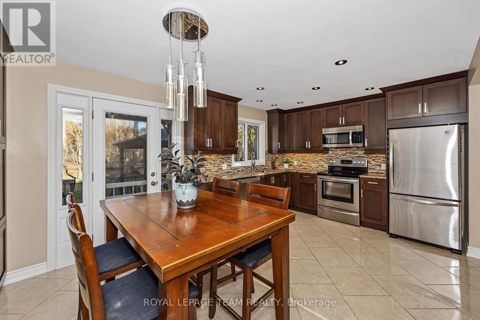 1115 Des Cerisiers Street, Clarence-Rockland, Ontario  K4K 1K9 - Photo 10 - X12715790