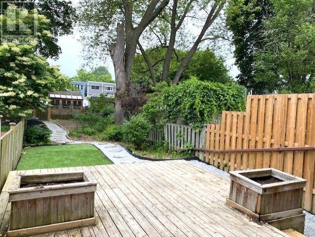 16 Forman Avenue, Toronto, Ontario  M4S 2R2 - Photo 13 - C12715782