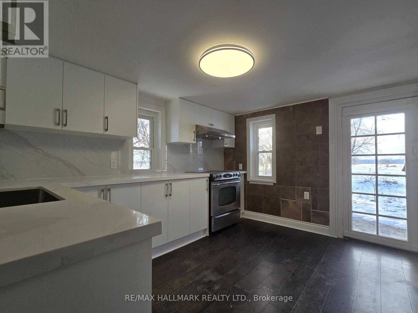 22156 Leslie Street, East Gwillimbury, Ontario  L0G 1R0 - Photo 6 - N12715792