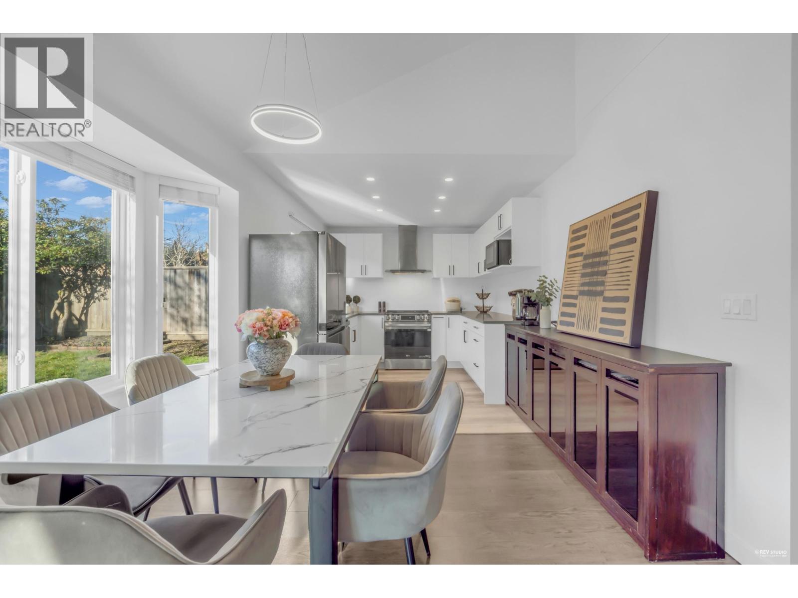 642 Lost Lake Drive, Coquitlam, British Columbia  V3C 5G3 - Photo 8 - R3081706