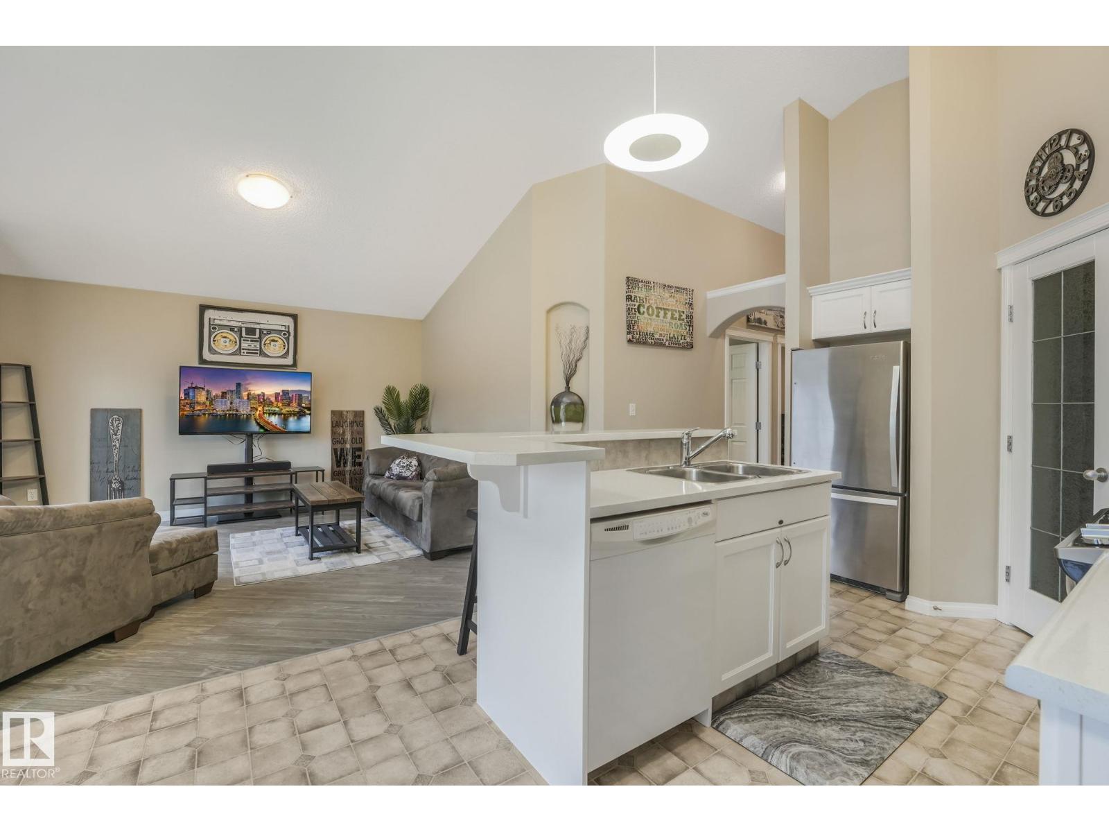 116 Castle Dr Nw, Edmonton, Alberta  T5X 6J1 - Photo 14 - E4470616