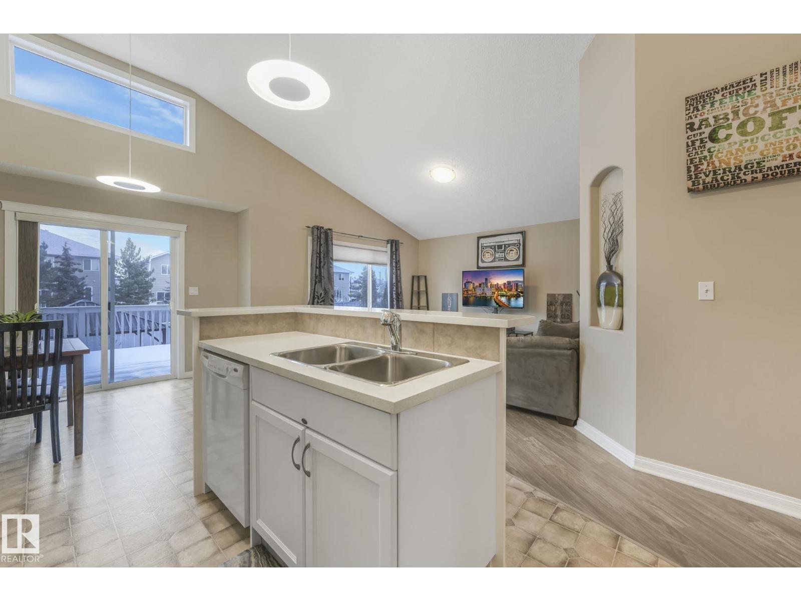 116 Castle Dr Nw, Edmonton, Alberta  T5X 6J1 - Photo 15 - E4470616